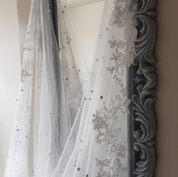 Wedding cape veil - Picture 3 of 6